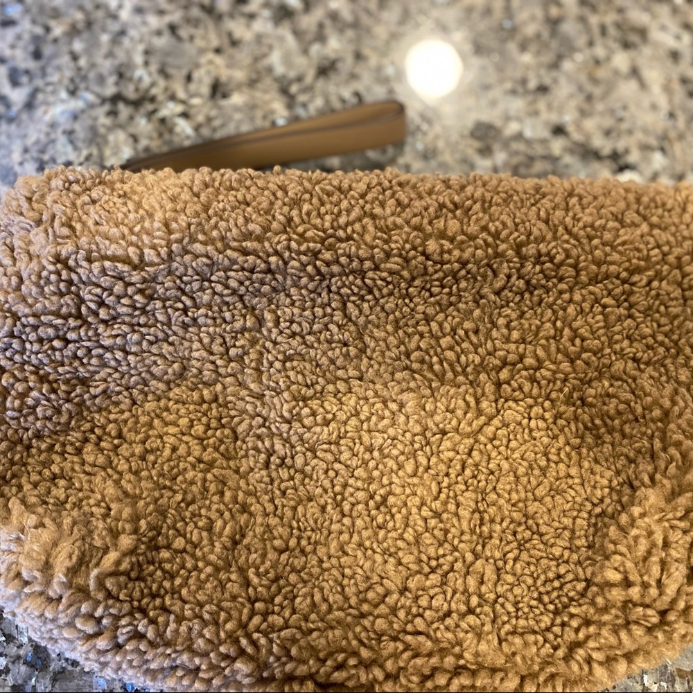 Banana Republic NWT Sherpa clutch